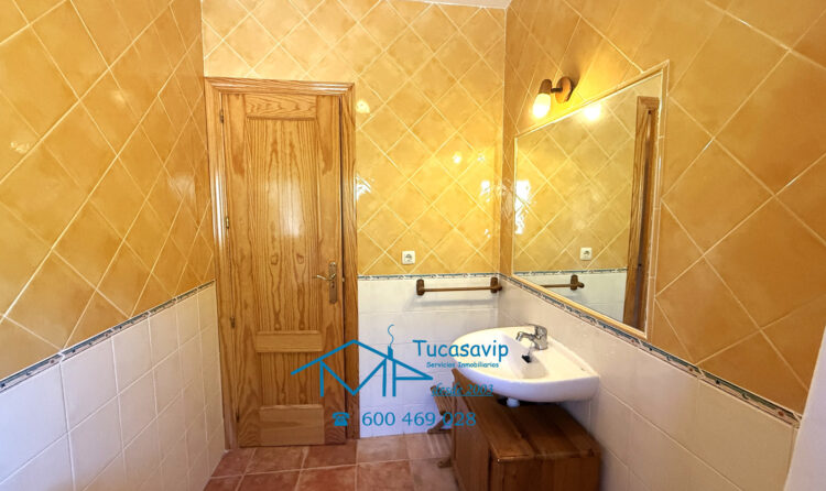 29886