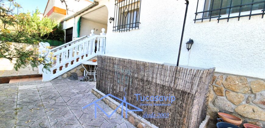 Chalet adosado en Pelayos de la Presa