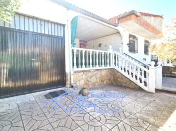 Chalet adosado en Pelayos de la Presa