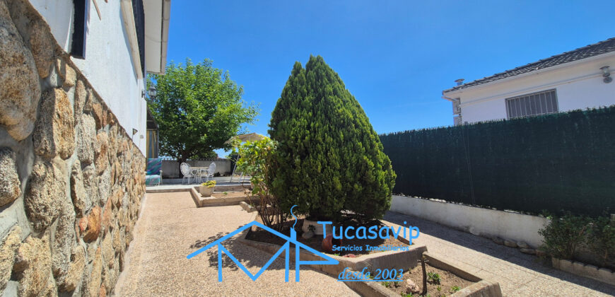 Chalet con piscina en Pelayos de la Presa.