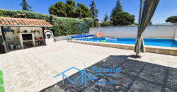 Chalet con piscina en Pelayos de la Presa.
