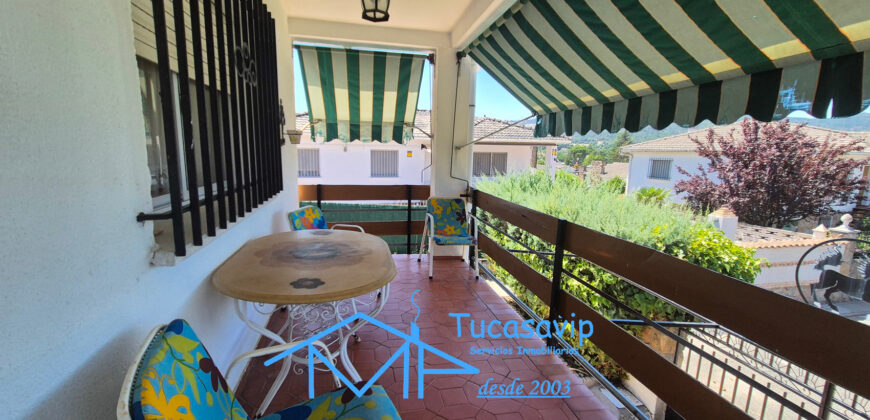 Chalet con piscina en Pelayos de la Presa.