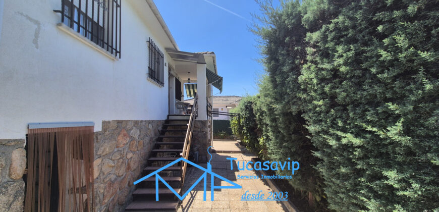 Chalet con piscina en Pelayos de la Presa.